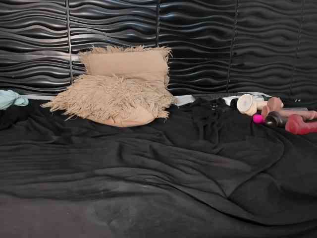 Melody-Megann webcam
