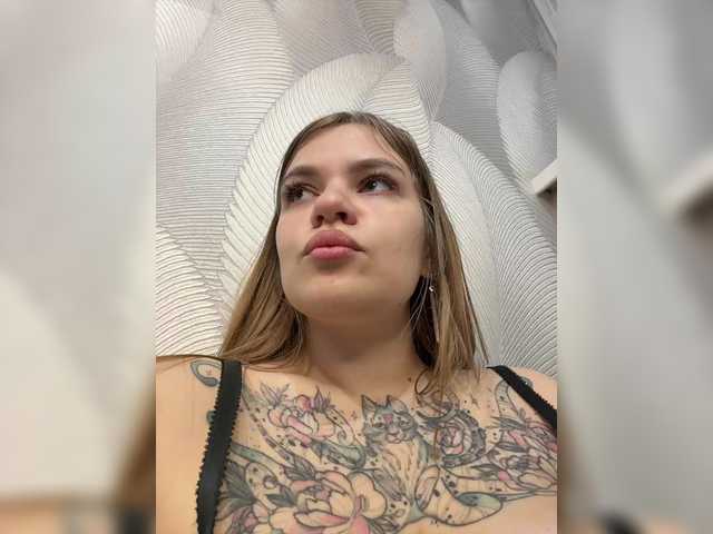 -Tiki-Riki-'s BongaCams show and profile