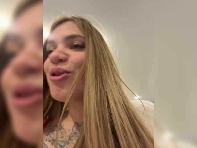 -Tiki-Riki-'s BongaCams show and profile