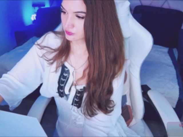 AmbraEnms live cam on BongaCams