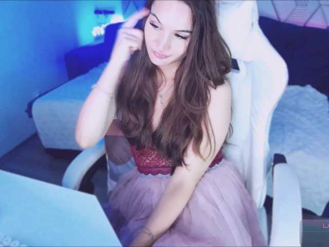 AmbraEnms live cam on BongaCams