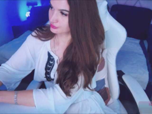 AmbraEnms, en directo ahora en BongaCams