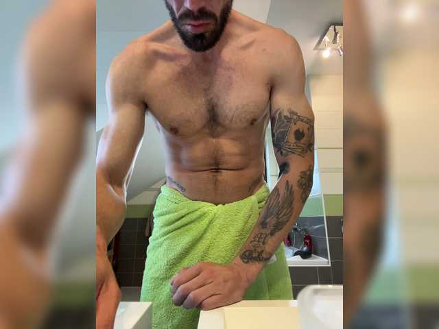 Desirtexz — live male cam