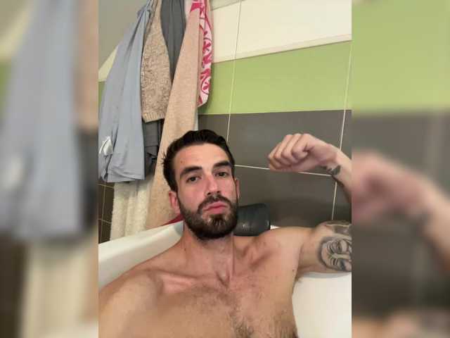 Desirtexz — live male cam