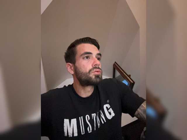 Desirtexz — live male cam