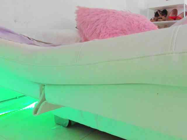 AlexaJhonson10 webcam