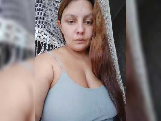 ZekinderW live webcam show