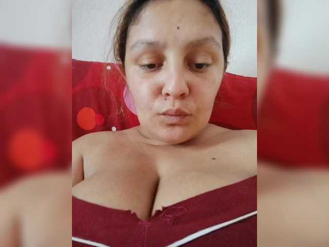 ZekinderW live webcam show