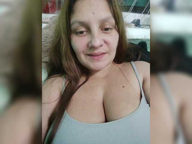 ZekinderW live webcam show