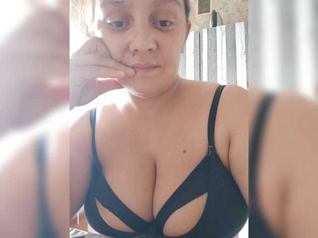 ZekinderW live cam on BongaCams