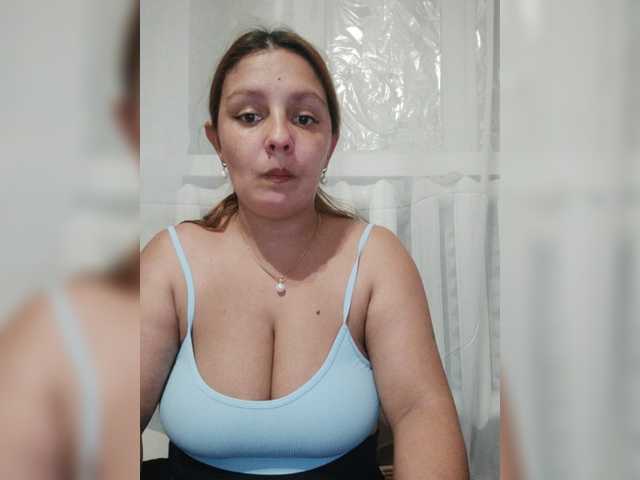 ZekinderW live cam on BongaCams