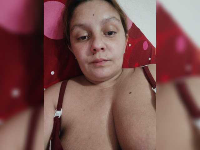 ZekinderW live cam on BongaCams