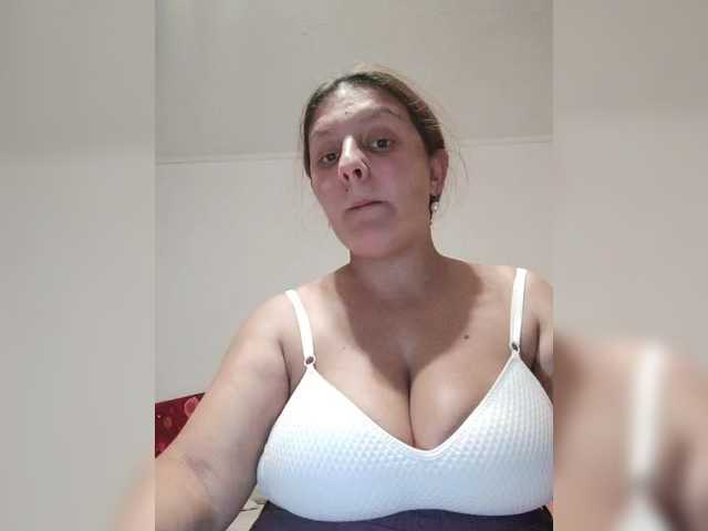 ZekinderW live cam on BongaCams