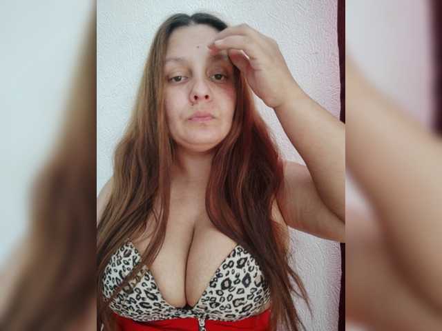 ZekinderW live webcam show
