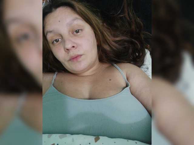 ZekinderW live webcam show