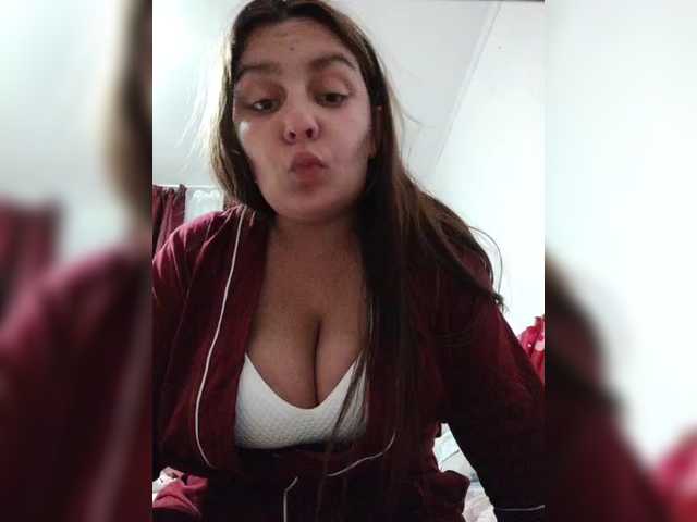 Sex chat gratuit in direct cu ZekinderW pe BongaCams