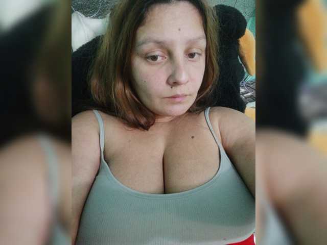 ZekinderW live webcam show