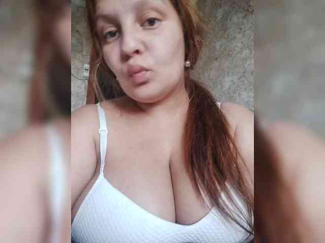 ZekinderW Sex Cam Show