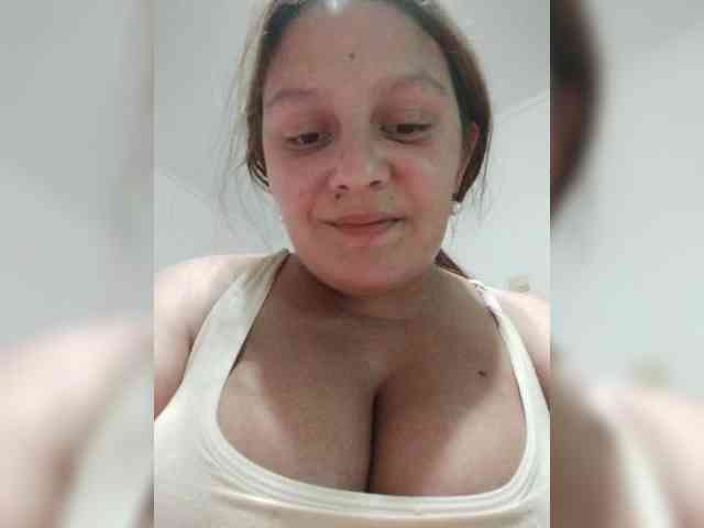 ZekinderW Live Webcam on BongaCams
