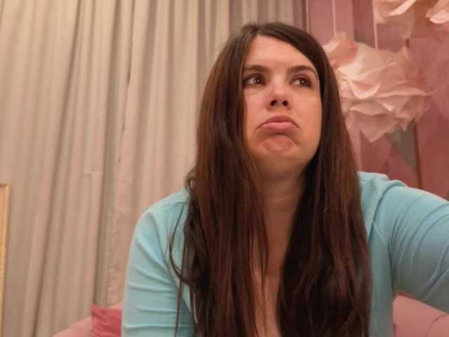 Battymoll live cam on BongaCams