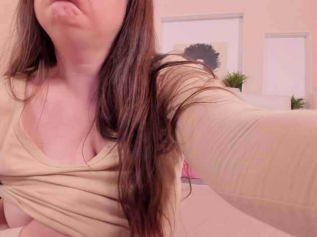 Battymoll live cam on BongaCams