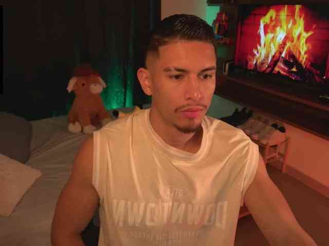 AaronFox Live Webcam on BongaCams