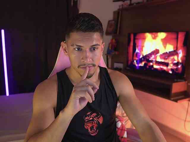 AaronFox