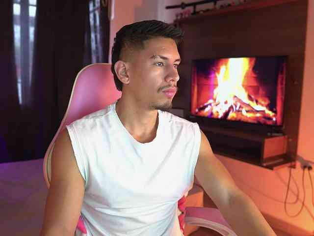 AaronFox