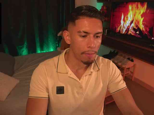 AaronFox Live Webcam on BongaCams