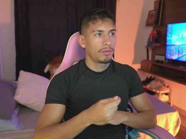 AaronFox