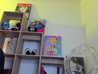 Mia_Moralez