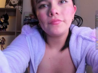 Mia_Moralez