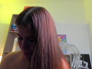 Mia_Moralez