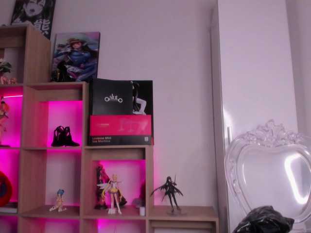 Mia_Moralez