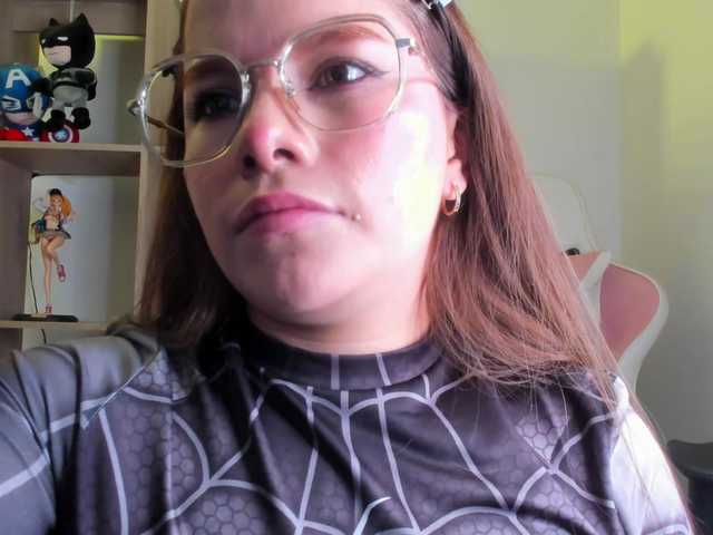 MIA-MORALEZ live cam on BongaCams