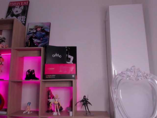 Mia_Moralez