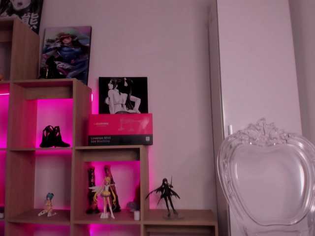 MIA-MORALEZ live cam on BongaCams