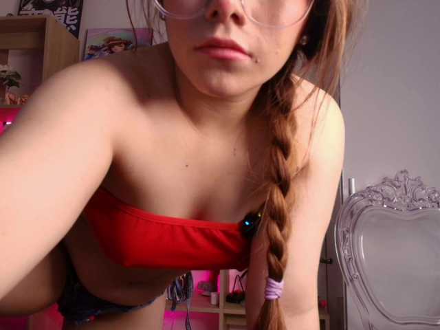 MIA-MORALEZ live cam on BongaCams