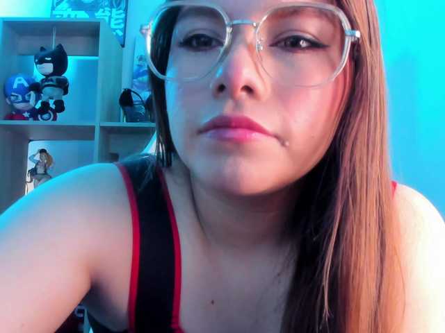 MIA-MORALEZ live cam on BongaCams