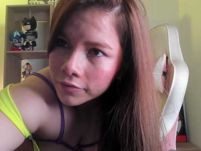 MIA-MORALEZ live cam on BongaCams