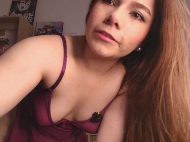 Mia_Moralez live cam preview