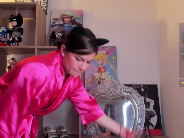 MIA-MORALEZ live cam on BongaCams