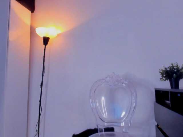 MIA-MORALEZ live cam on BongaCams