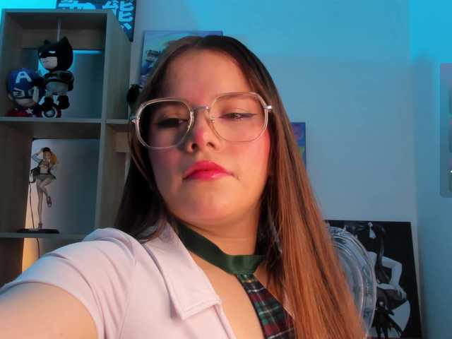 MIA-MORALEZ live cam on BongaCams