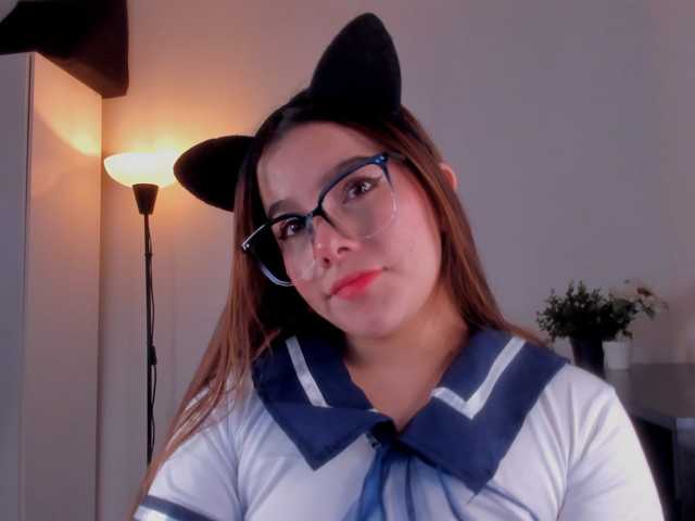 Mia_Moralez