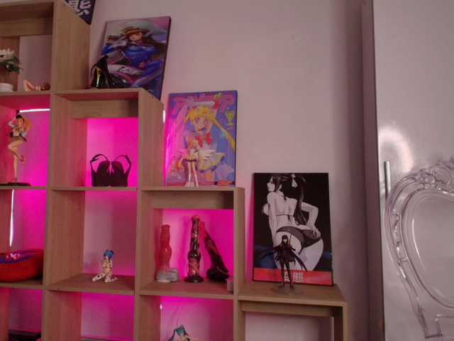 MIA-MORALEZ live cam on BongaCams
