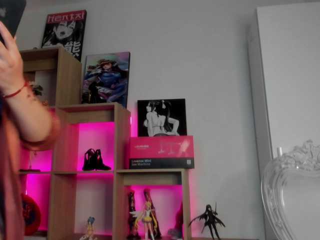 MIA-MORALEZ live cam on BongaCams
