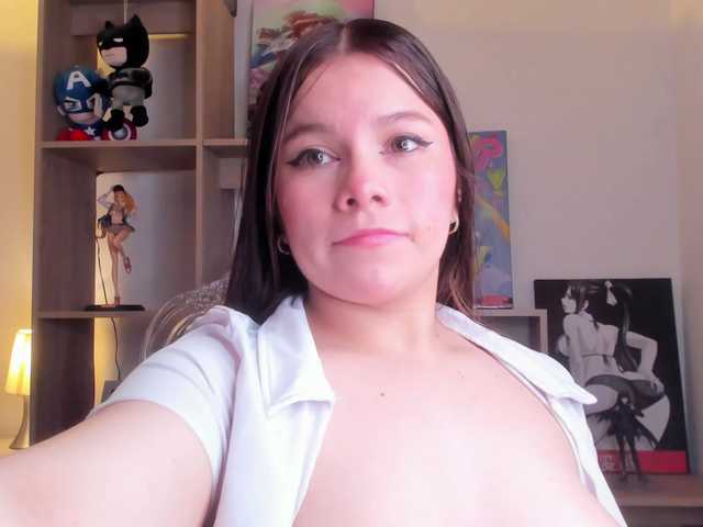 MIA-MORALEZ live cam on BongaCams