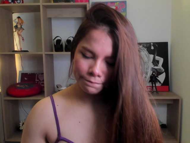 MIA-MORALEZ live cam on BongaCams