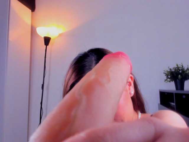 MIA-MORALEZ live cam on BongaCams